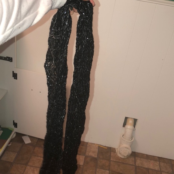 Scarf💛 - Picture 2 of 2